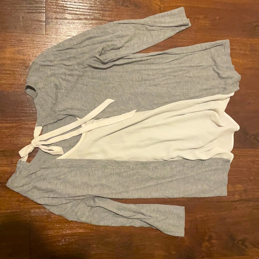 Tie back two tiered sweater grey and white